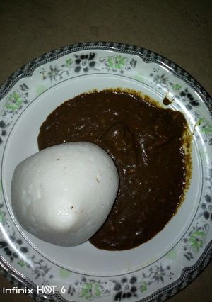 A picture of Tuwo shinkafa wit miyar kuka.