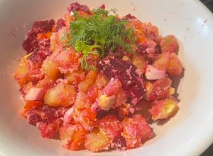 Una foto de Ensalada Mixta con aderezo saludable!