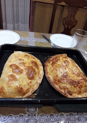 Una foto de Tarta de Jamón y queso(o Calzones)