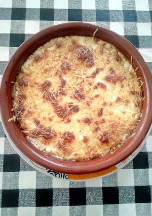 Una foto de Pastel de carne al horno con nata