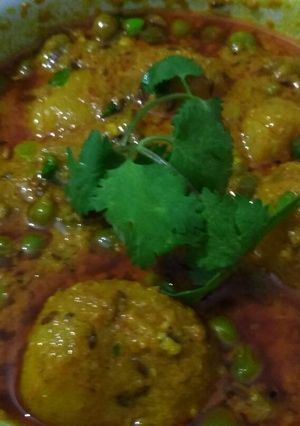A picture of Chatpate aloo mater.