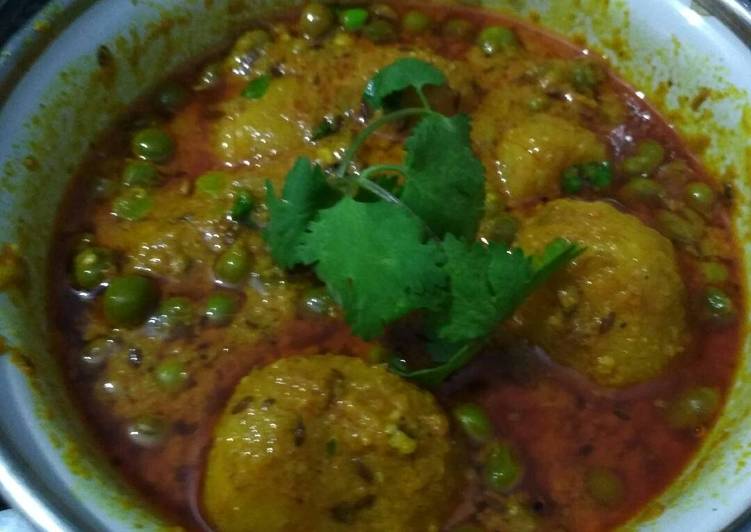 Recipe of Appetizing Chatpate aloo mater