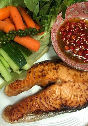 รูปของ แซลม่อนย่างในหม้อทอดไร้น้ำมัน (Grilled salmon in Air fryer)