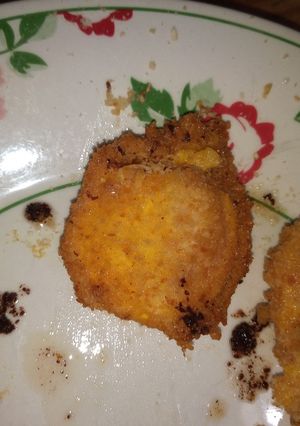 Una foto de Yemas de huevo empanadas, fritas