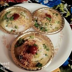 A picture of Tuver stuffed alu kachori chat.