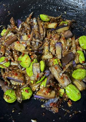 Foto resep Balado terong, teri & pete