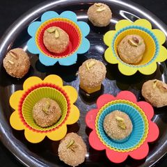 A picture of Multigrain Ladoos.