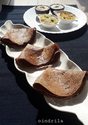 মিক্সড ডাল রাগি দোসা (mixed dal ragi dosa recipe in Bengali) রেসিপির প্রধান ছবি