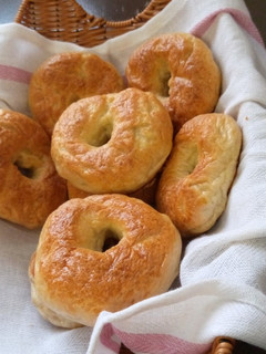 A picture of Bagel (bread).