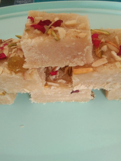 સ્વીટ (sweet Recipe in Gujarati) રેસીપી મુખ્ય ફોટો