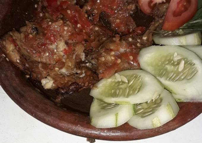 Ini dia! Bagaimana cara memasak Ayam Penyet/ Geprek yang menggugah selera