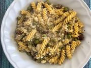 Una foto de fusilli al perejil