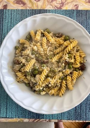Una foto de FUSILLI CON RICOTTA, LIMÓN y ARVEJAS