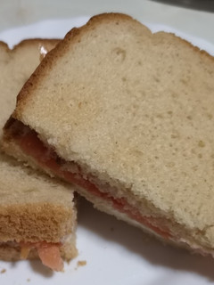 Una foto de Sándwich de salmón