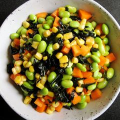 A picture of Wakame, Edamame & Carrot Crunchy Salad.