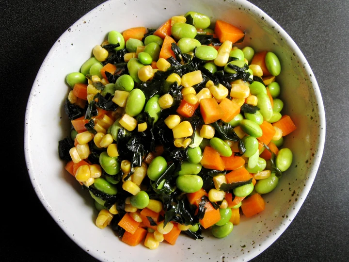 Easy Steps to Make Wakame, Edamame &amp;amp; Carrot Crunchy Salad the Delicious Delicious
