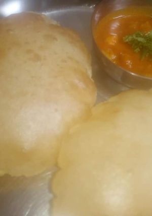 पूरी (poori recipe in Hindi) रेसिपी मुख्य फोटो