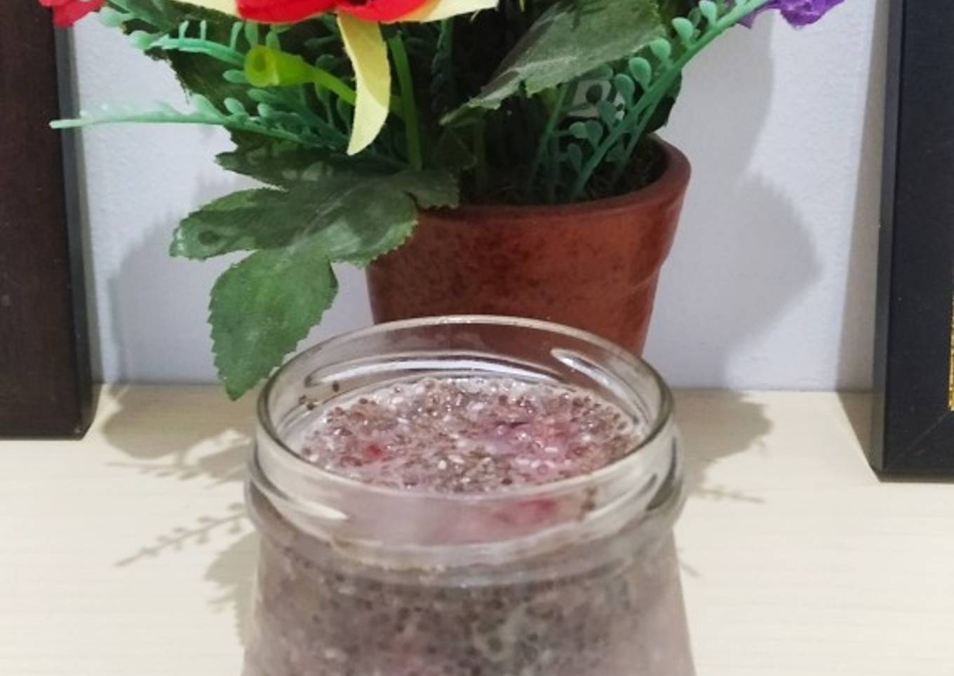 Overnight chia seed stroberi yakult