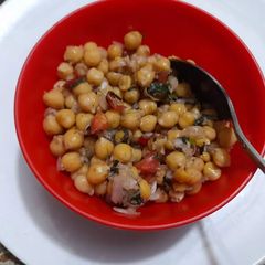 A picture of Choley chaat.