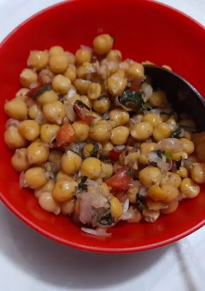 A picture of Choley chaat.