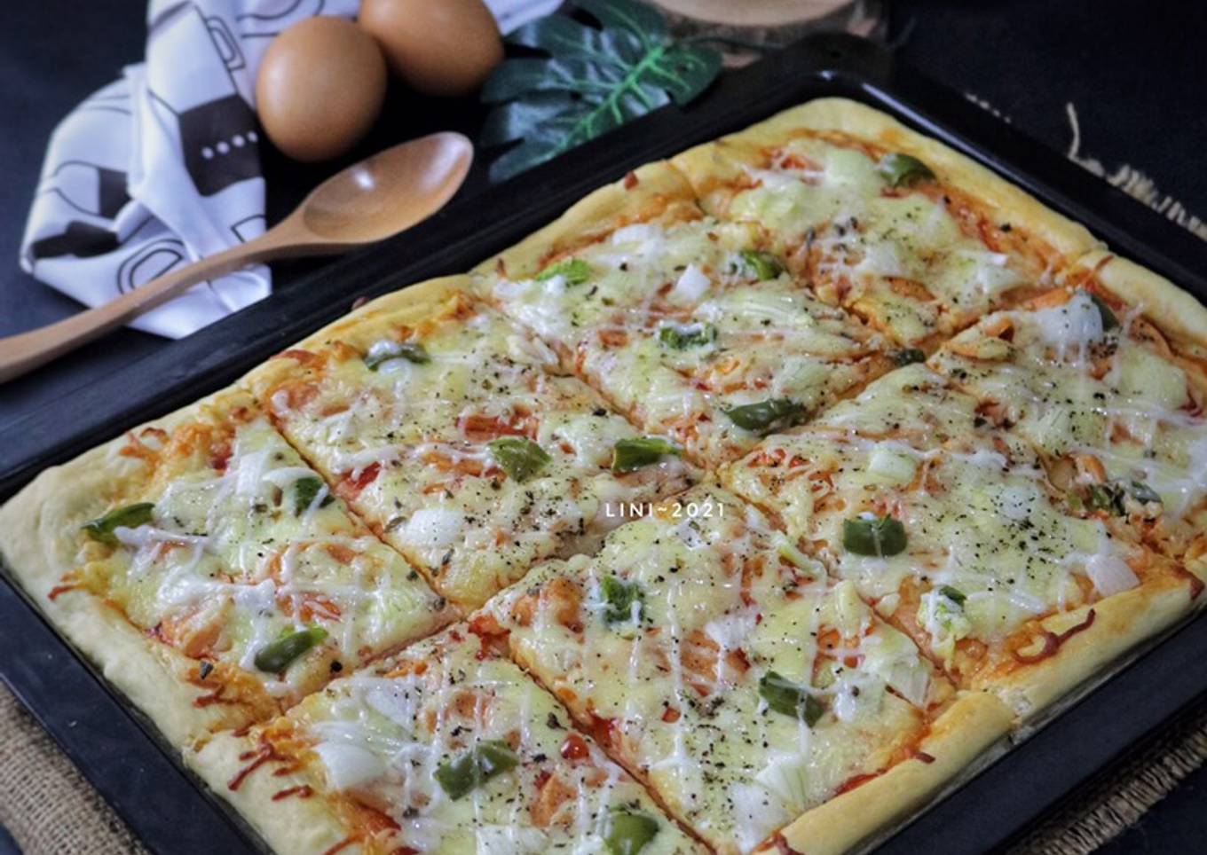 Jumbo Pizza - pizza super empuk lembut- resep tintin rayner