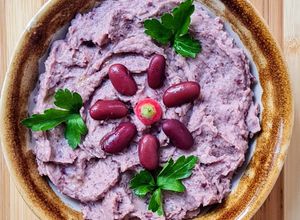 Una foto de "Hummus" de porotos colorados 🫘 Untable de alubias rojas 🫘 hummus Nro. 25 😅