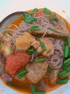 Hình của món Bún lứt thái hải sản.