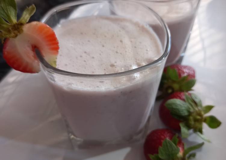 Step-by-Step Guide to Make Favorite Strawberry Milk Shake