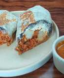 Burritos norteños con papas cambray y salsa holandesa