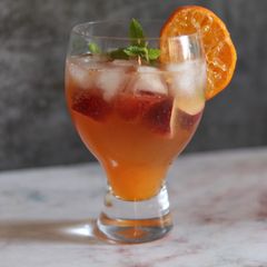 A picture of White sangria 💃🏻 🥂.