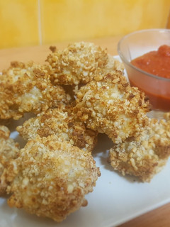 Una foto de Nuggets de pollo con salsa barbacoa saludable