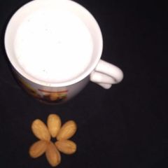 A picture of Honey Almonds Milk.