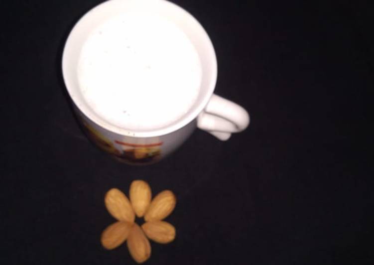 How to Prepare Speedy Honey Almonds Milk