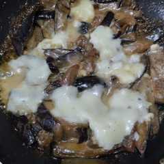Berenjenas🍆en salsa de ajo🧄, miel🍯y queso🥯🧀🍆-レシピのメイン写真