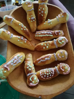 Una foto de Guaguas de pan. (Receta ecuatoriana)