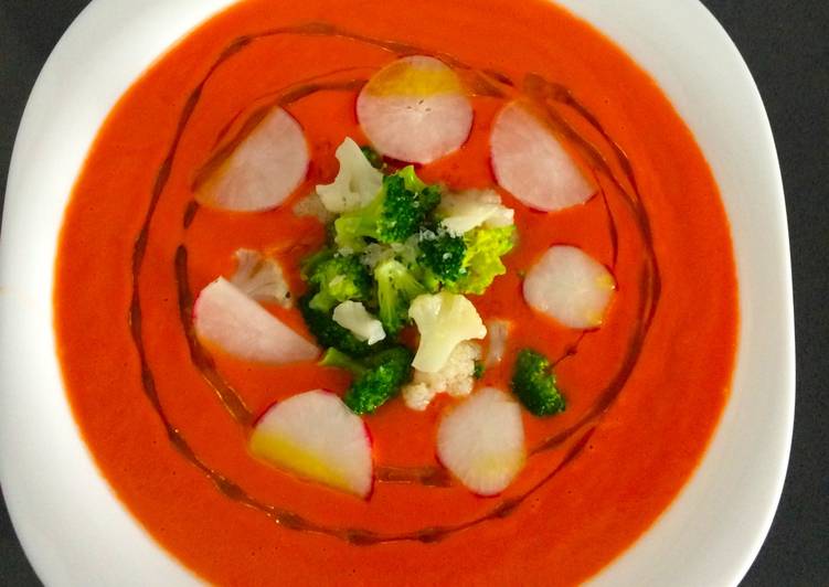 Salmorejo con crudité de verduras