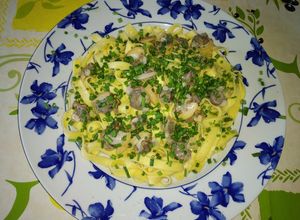 Foto principal de Pasta fresca con almejas y cebollino