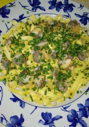 Foto principal de Pasta fresca con almejas y cebollino