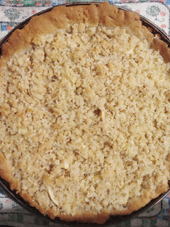 Una foto de Tarta crumble de manzana con avena y coco (vegana) 🥧