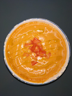 Una foto de Salmorejo de mango y papaya