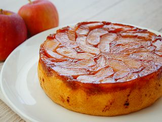 Juicy and Fluffy! Caramel Apple Cake