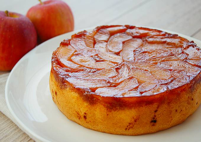 Juicy and Fluffy! Caramel Apple Cake