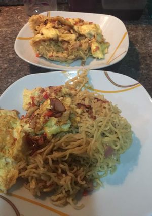 A picture of Noodles Fried Egg.