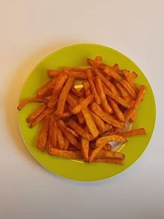Una foto de Patatas fritas sin aceite y con pimentón