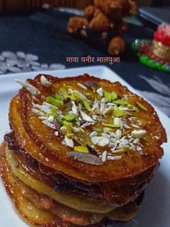 मावा पनीर मालपुआ (Mawa Paneer malpua recipe in Hindi) रेसिपी मुख्य फोटो