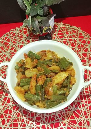 A picture of Aloo Bhindi/ Okda Sabji.