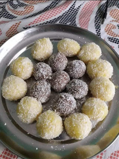 A picture of #Paneer Coconut laddu#.