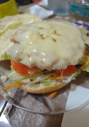 Una foto de Hamburguesa con champiñones