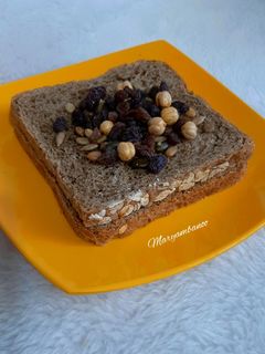 عکسی از دستور نان سبوس دار و کره بادام زمینی(صبحانه رژیمی)