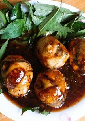 Hình của món Hột vịt lộn sốt me.